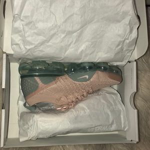 🎉SOLD!!!   NIKEVAPORMAX🎊
